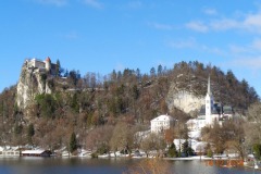 lago-castello-e-chiesa